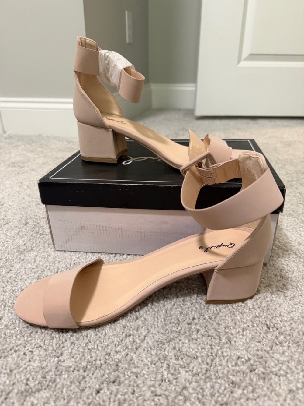 Women's Nude size 9 Block Heel Ankle Strap Sandals KATZ-37 nude nubuck pu